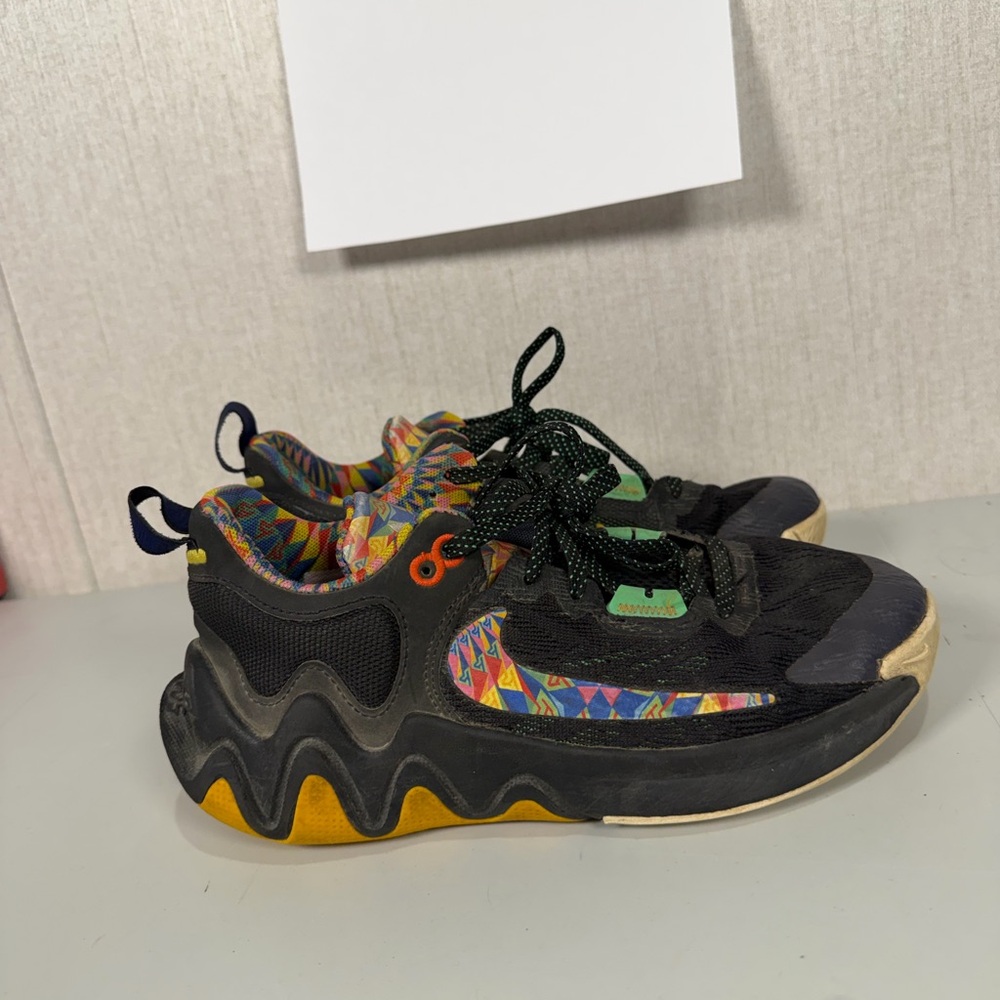 Nike Giannis Immortality 4.5Y Black‎ Rainbow Basketball Shoes